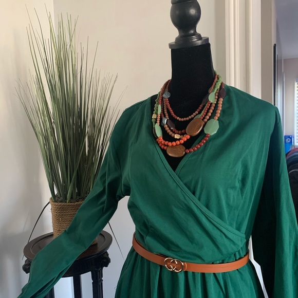 🍀🍀NWT- Wrap jersey dress with pockets- L - Picture 3 of 5